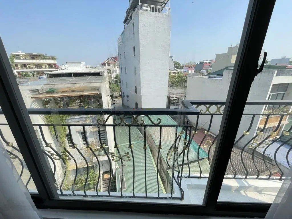 Nhà đẹp khu trung tâm Cổ Linh, mặt ngõ xe tải, xe 7 chỗ thông, ô tô vào nhà - 60m2 - 6,7 tỷ