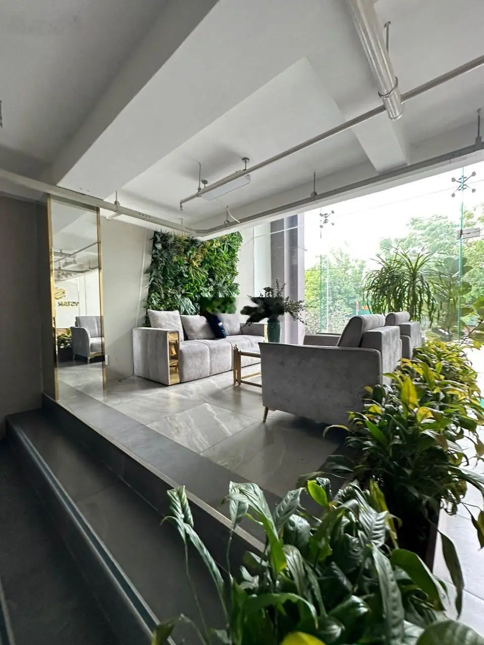 Bán tòa nhà Tạ Hiện ngay khu UBND Q2 diện tích đất: 8mx20m CN: 160m2. Hầm 7 tầng sân thượng