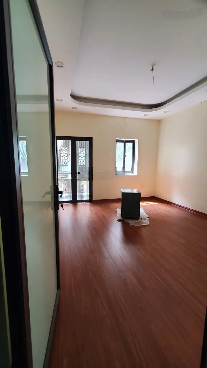 Bán nhà Tôn Đức Thắng, 70m ra phố, ngõ 3m, DT 33m 3PN, sổ nở hậu , 4,85 tỷ. LH 0911 834 ***