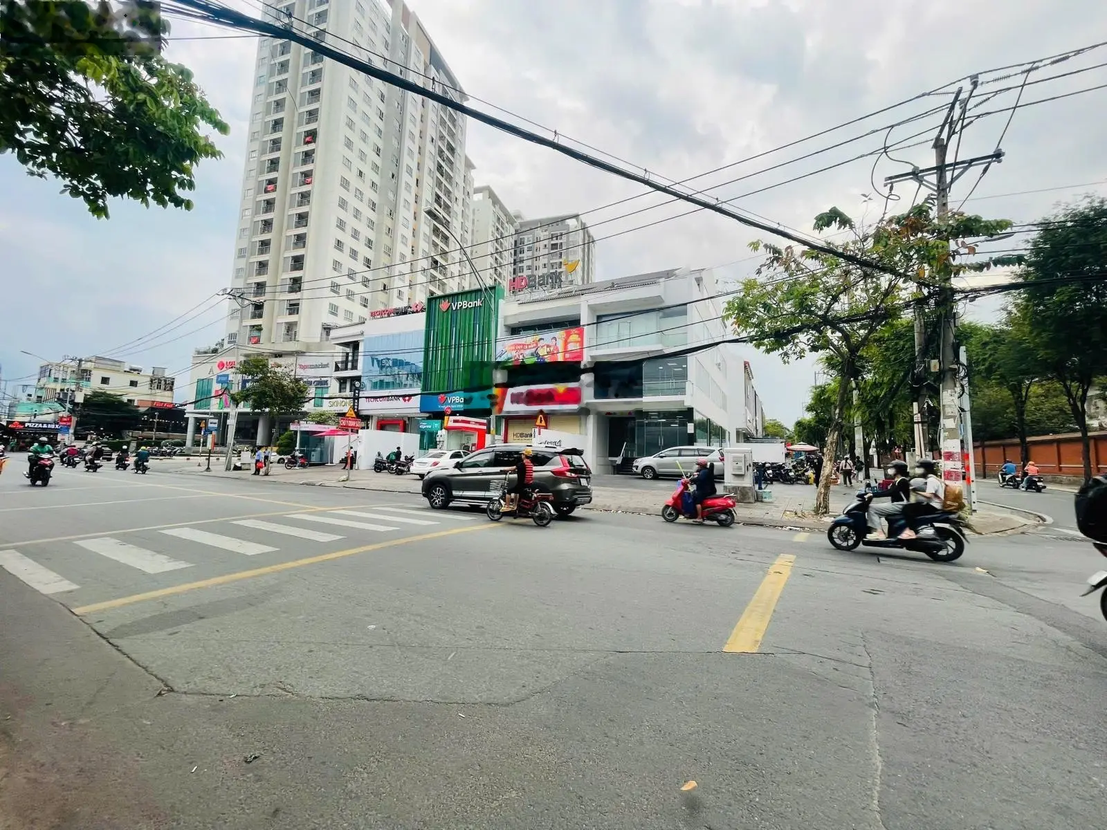 Bán nhà mặt tiền Đặng Văn Bi. Nhà 1 hầm 5 tầng lầu.