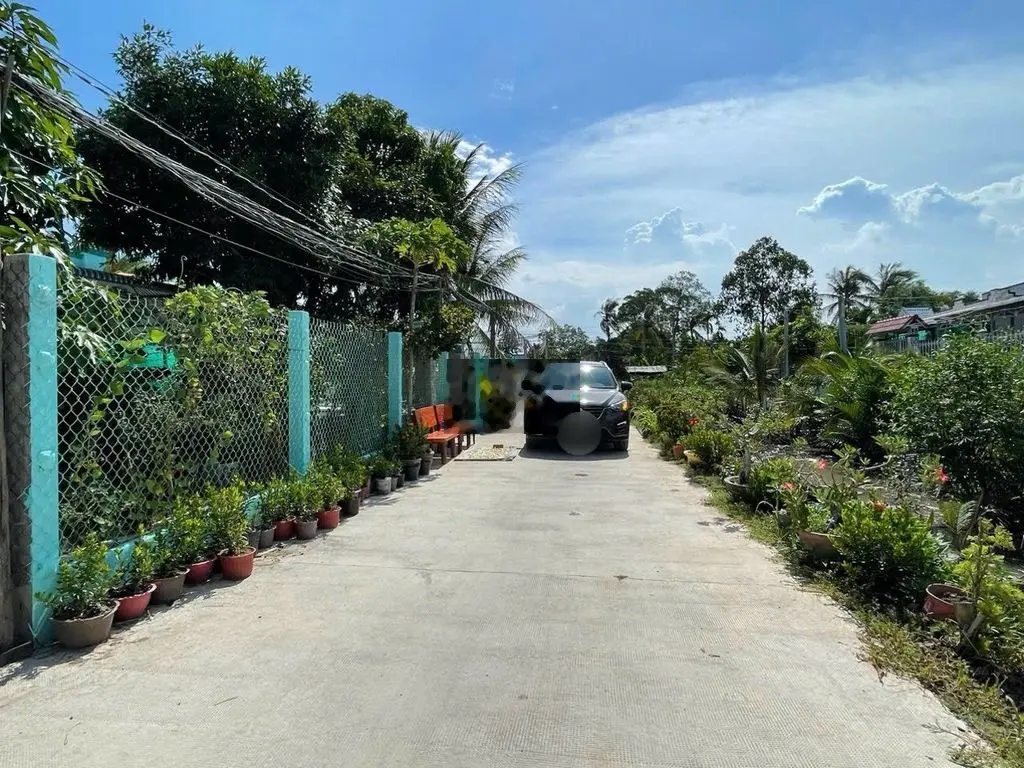 Cần bán 549m2 đất thổ, dân cư hiện hữu, đường xe tải tới đất, giá rẻ