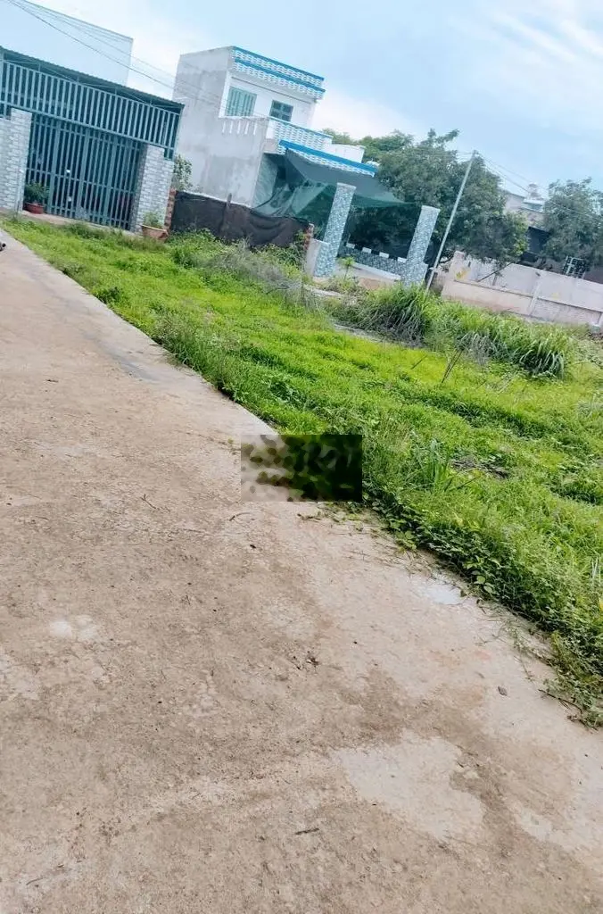 Hàng ngộp, đất nền gần chợ Bảo Hòa