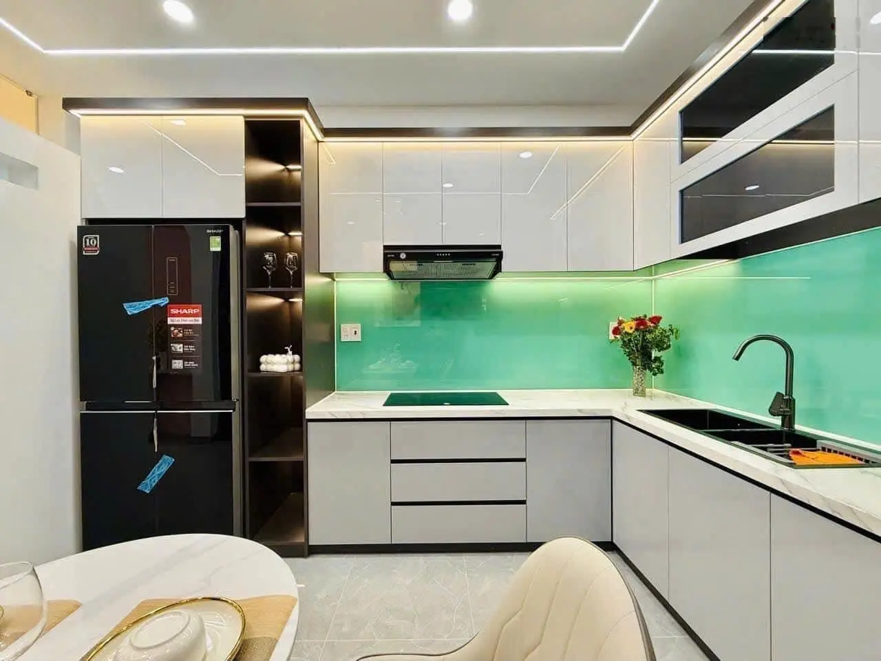 800tr có ngay nhà mặt tiền đường gần chợ bình chánh - đang cho thuê 9tr/tháng