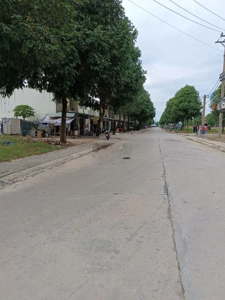 bán lô đất sát trung tâm thương mại,kế KCN Becamex chỉ 815tr,sổ riêng.