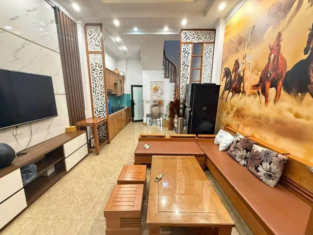 Phố nguyễn thời trung thạch bàn - gần ô tô - full nội thât - tiện ích ngập tràn nhỉnh 5 tỷ