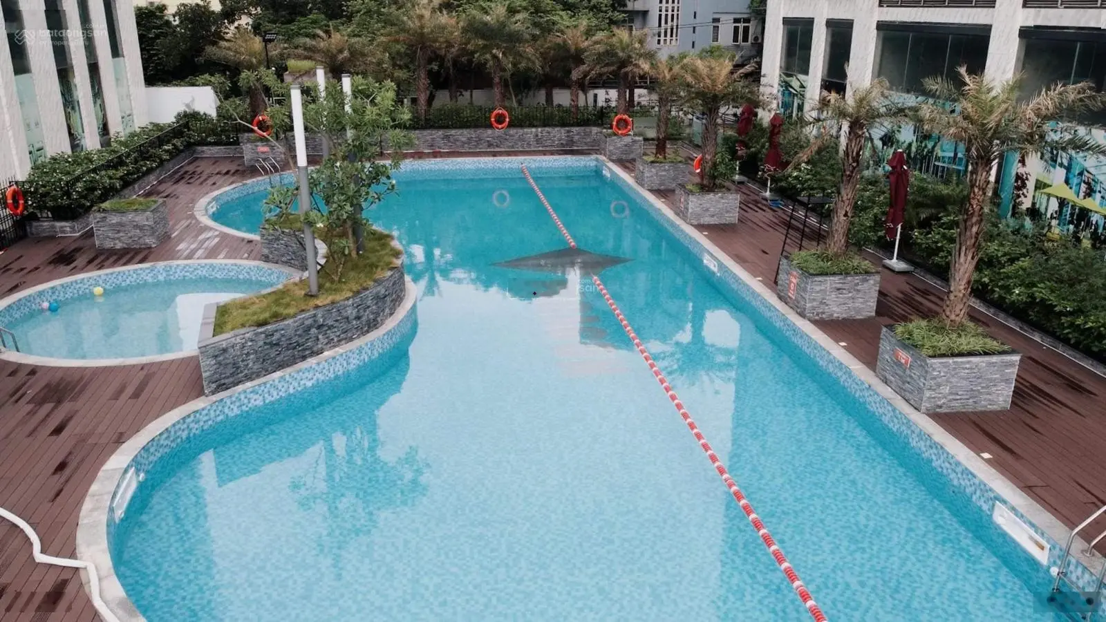 Em Huy PKD bán gấp căn góc tầng trung 140.5 m2 hướng Nam tại Hanoi Paragon hot nhất quận Cầu Giấy