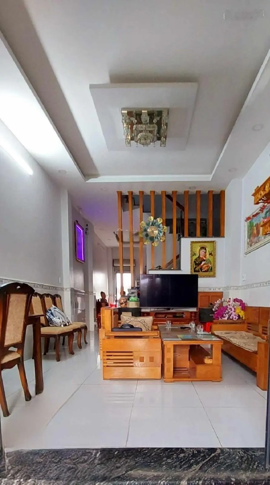 Ngay Phạm Văn Đồng, Hiệp Bình Chánh, 5 tầng, 56m2, hẻm oto tải 8 m, sổ hồng riêng, chưa đến 9 t.y