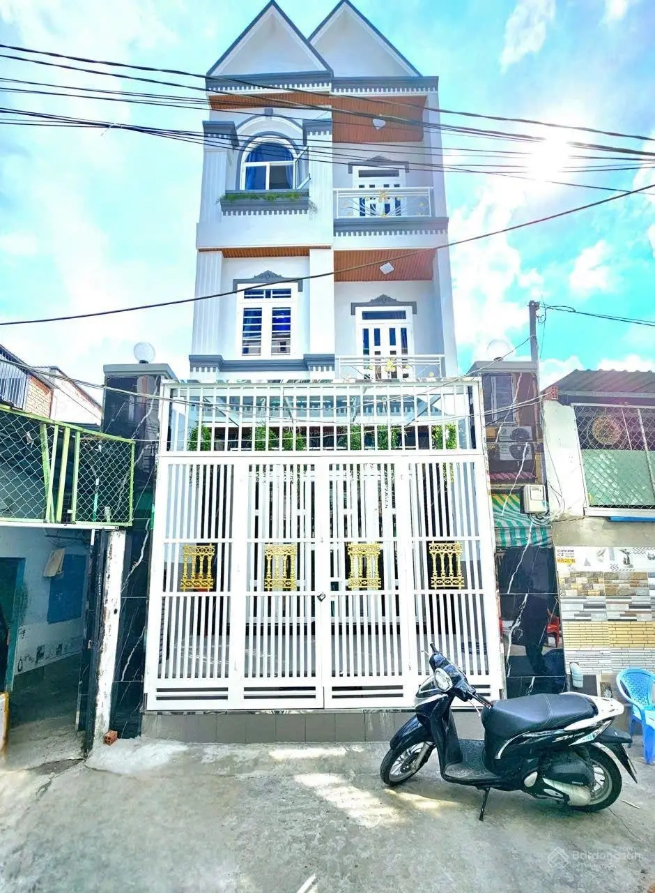 Bán nhà hẻm xe hơi 1942 Huỳnh Tấn Phát. TT Nhà Bè. Dt 5x12.5m. 3 tầng. Giá 5 tỷ 250 tr