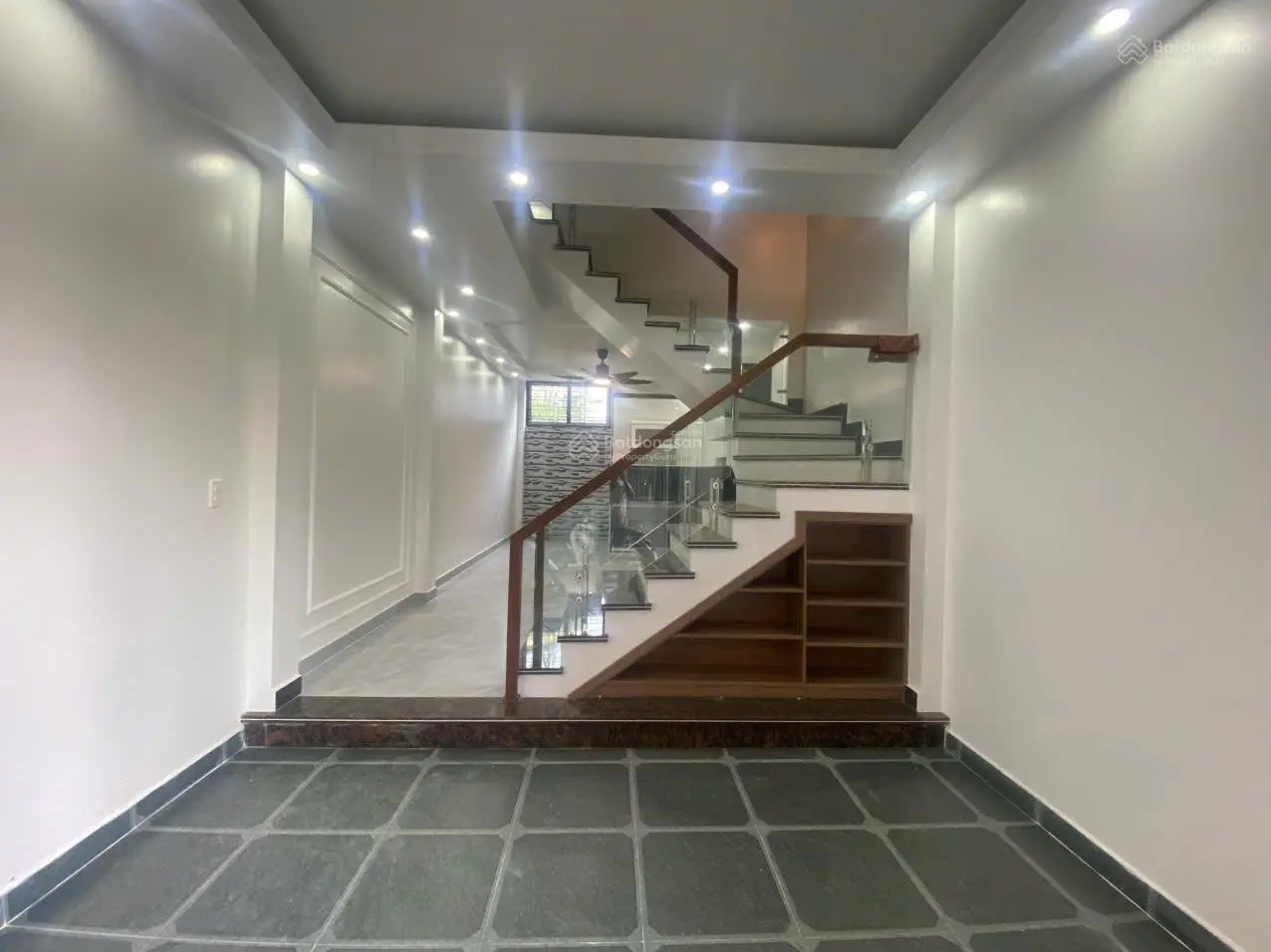 2.55 tỷ có nhà độc lập, 3,5 tầng, gara xe máy tại Cái Tắt - An Đồng - An Dương. Ngay ngã 6 Cơ Điện