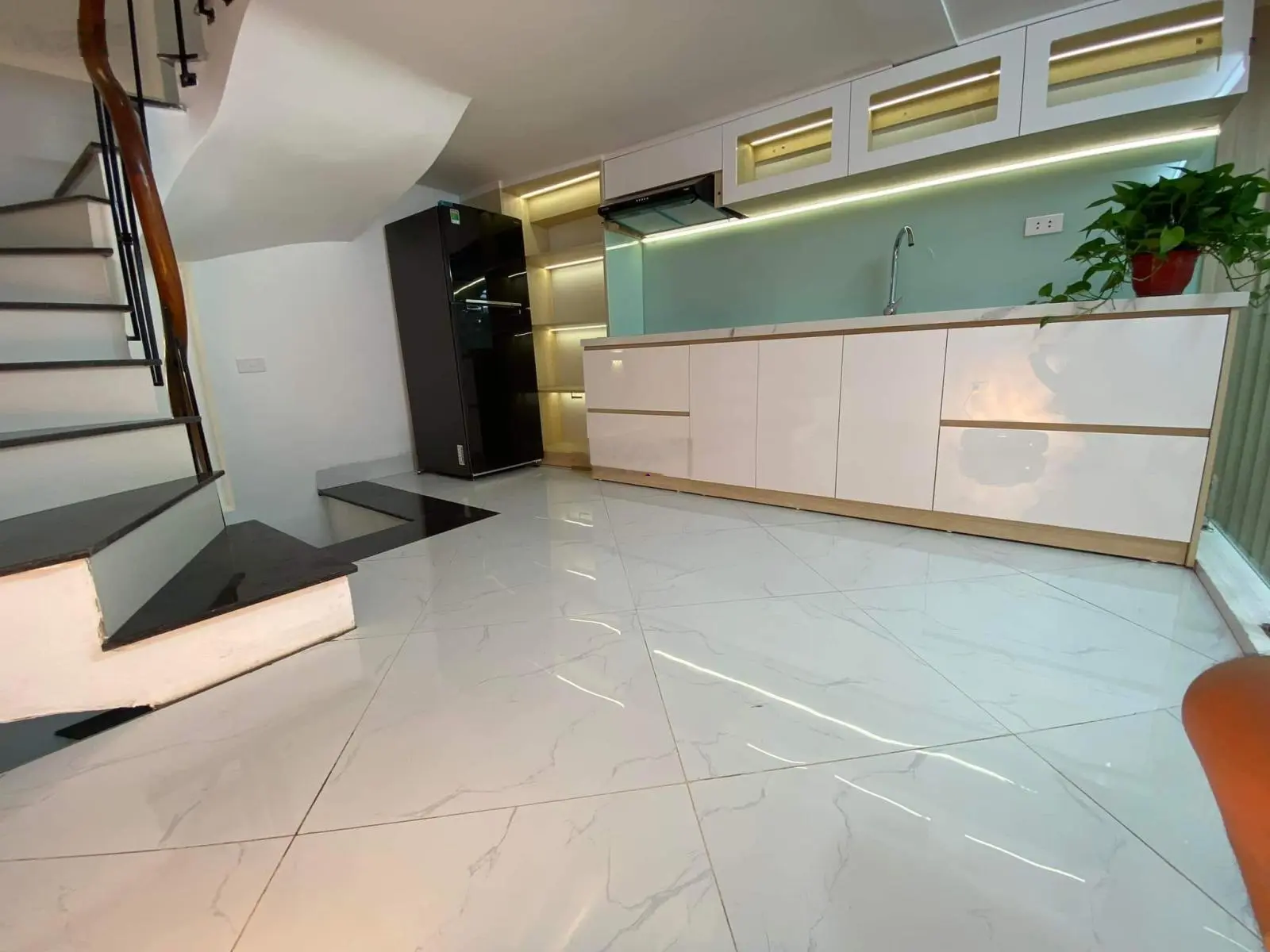 Hàng độc tại phố Tôn Đức Thắng, bán nhà 5,6 tỷ vnđ, 20m2 đầy đủ nội thất
