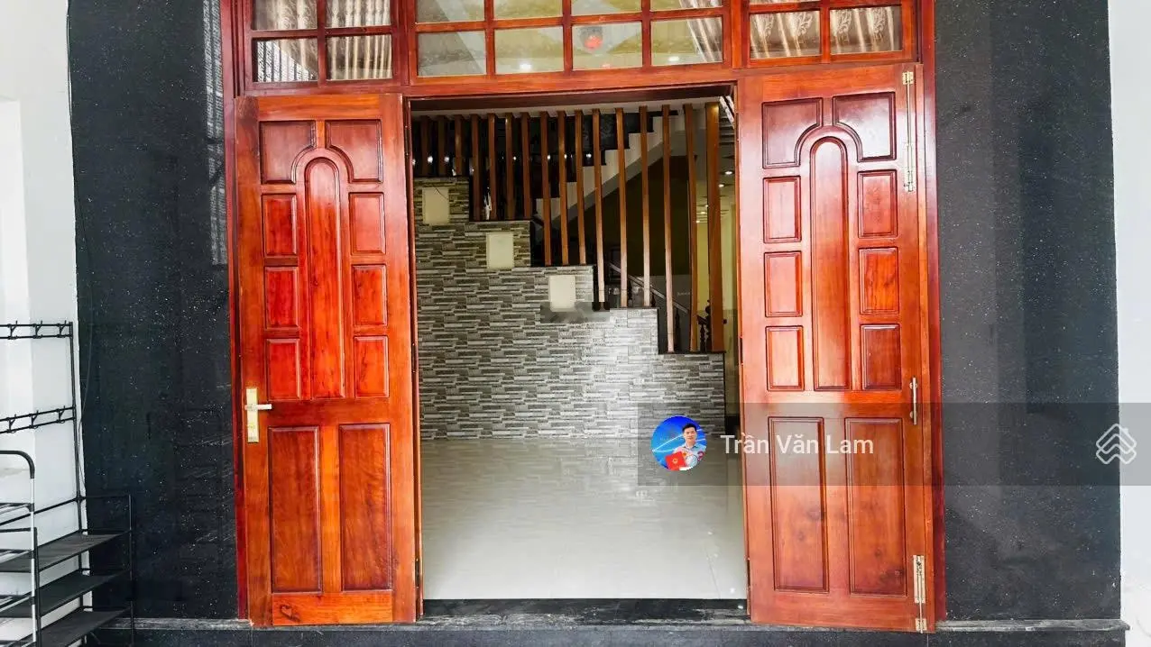 Nhà đẹp 2 tầng 2 mặt tiền Trần Khát Chân, Vĩnh Hòa, Nha Trang