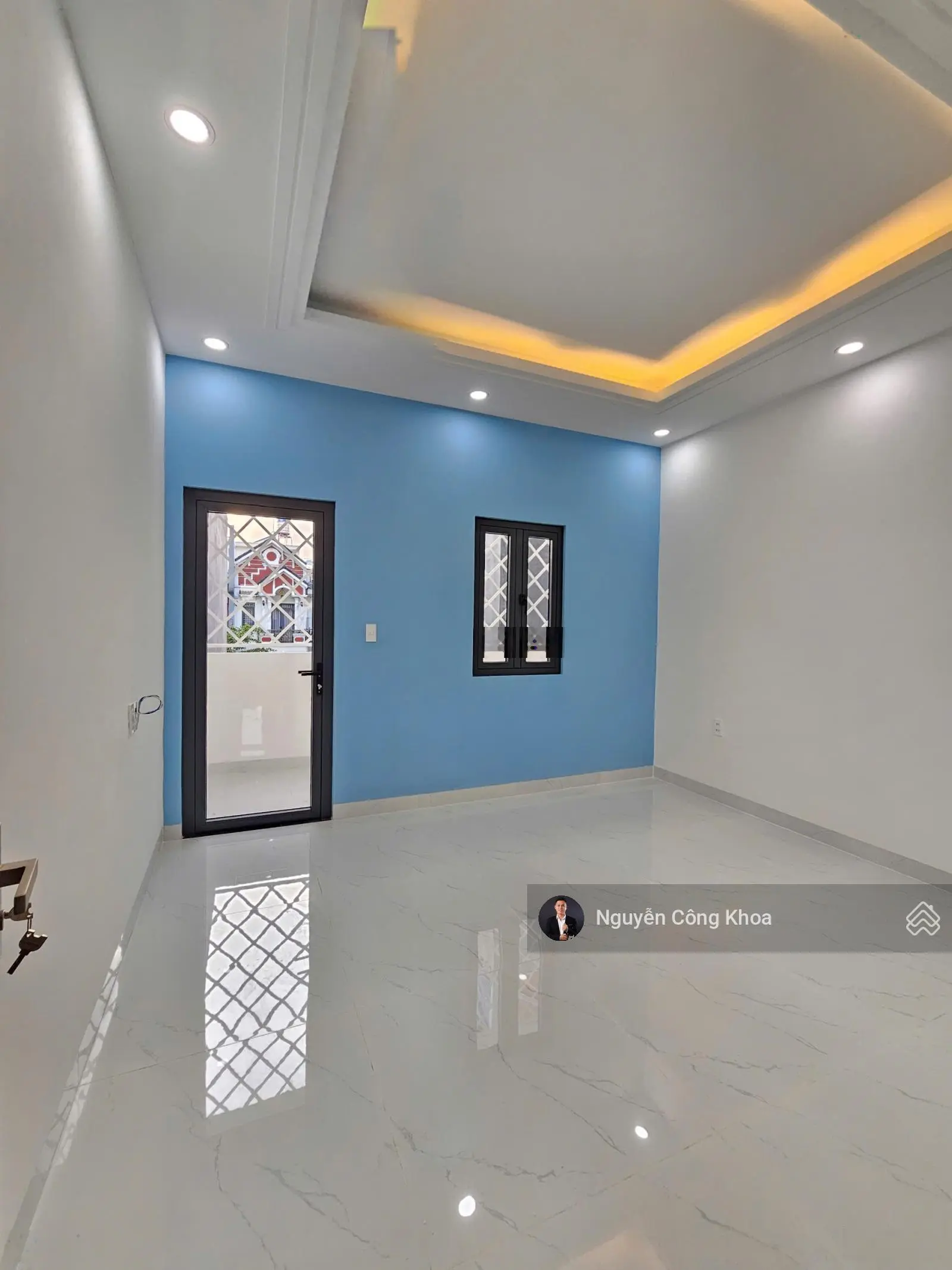 Bán nhà đúc 3 tấm mẫu hiện đại, sân ô tô, 4 phòng ngủ, đầy đủ nội thất, KDC P. Bình Chuẩn, Thuận An