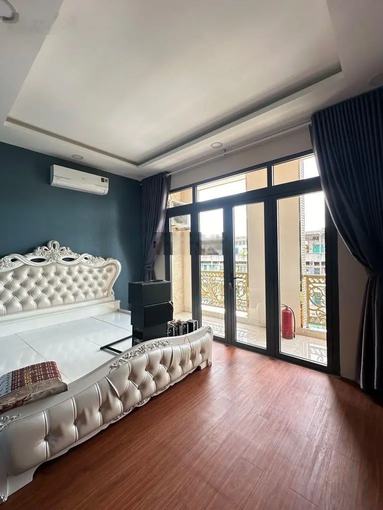 BÁN NHÀ MẶT TIỀN NGUYỄN TRI PHƯƠNG, NGANG ĐẸP 4M5- NHÀ ĐẸP 6 TẦNG, XEM NHÀ NGAY. TL MẠNH. QUẬN 5