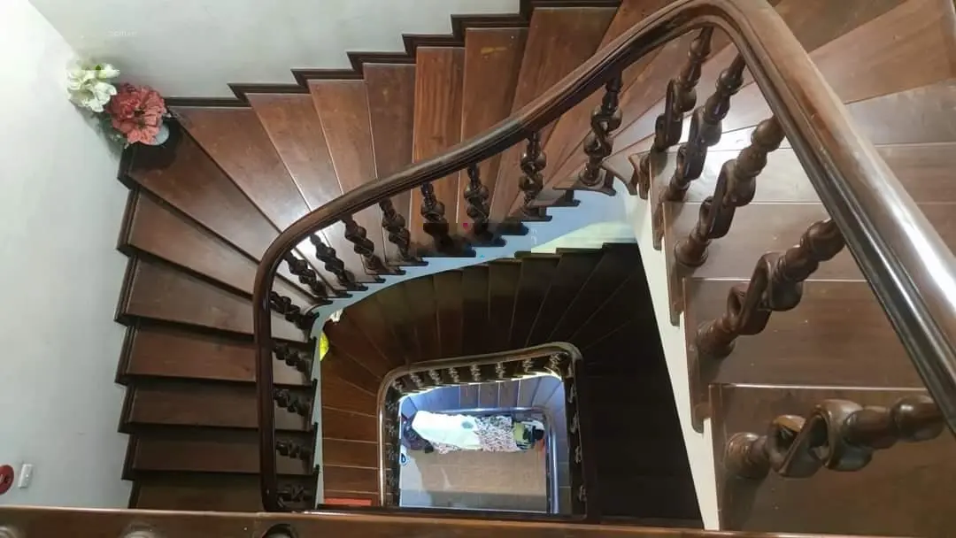Siêu phẩm phố Võng Thị, Tây Hồ 151m2, 5T, MT 9.8m, giá 36 tỷ, phân lô ô tô tránh - khu víp hiếm bán
