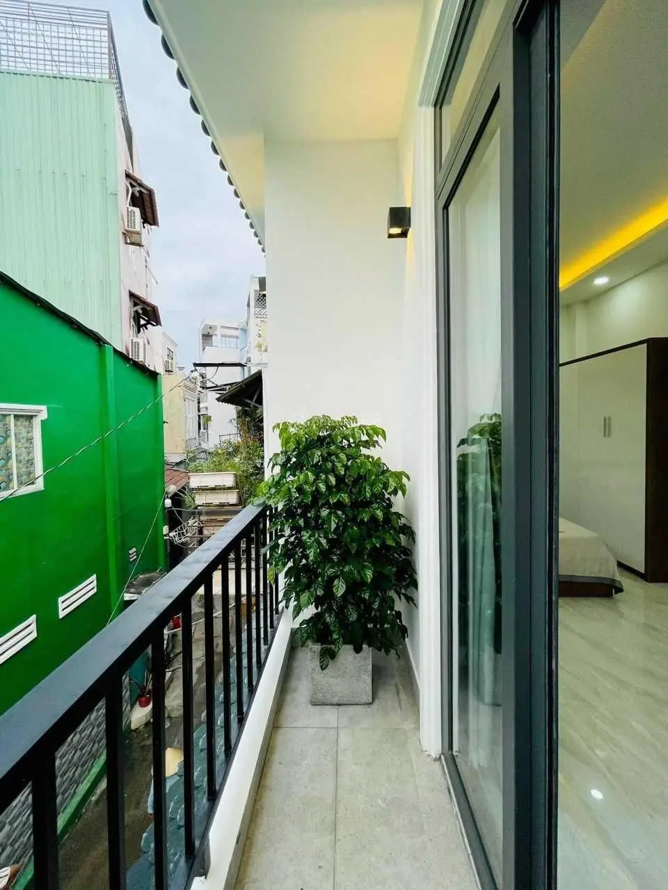 Chủ định cư nước ngoài sang nhanh nhà Lý Thái Tổ, P 10, Quận 10, DT 70m2, giá 3 tỷ 500tr, sổ riêng