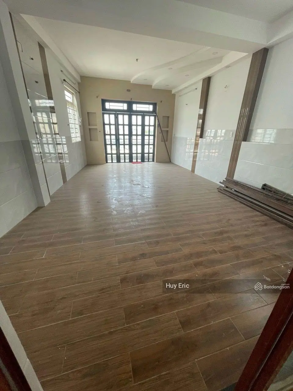 Lô góc hẻm xe tải vài bước ra chợ Phú Lâm - ngang 6m nở hậu 7,5m dài 13m-5 tầng thang máy, hồ bơi