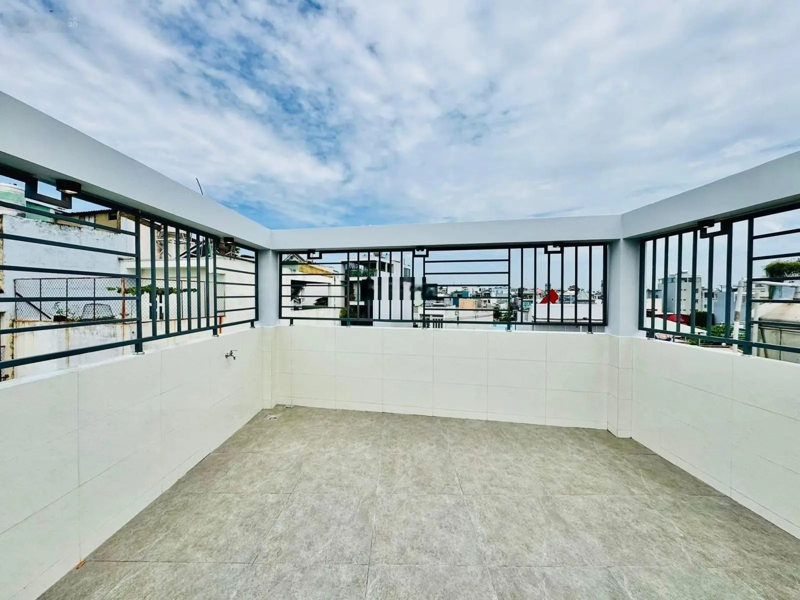 Bán nhà 67m2 - 6,1 tỷ, tiện xây mới để ở hoặc cho thuê, ngay Khánh Hội, Quận 4, sổ hồng riêng