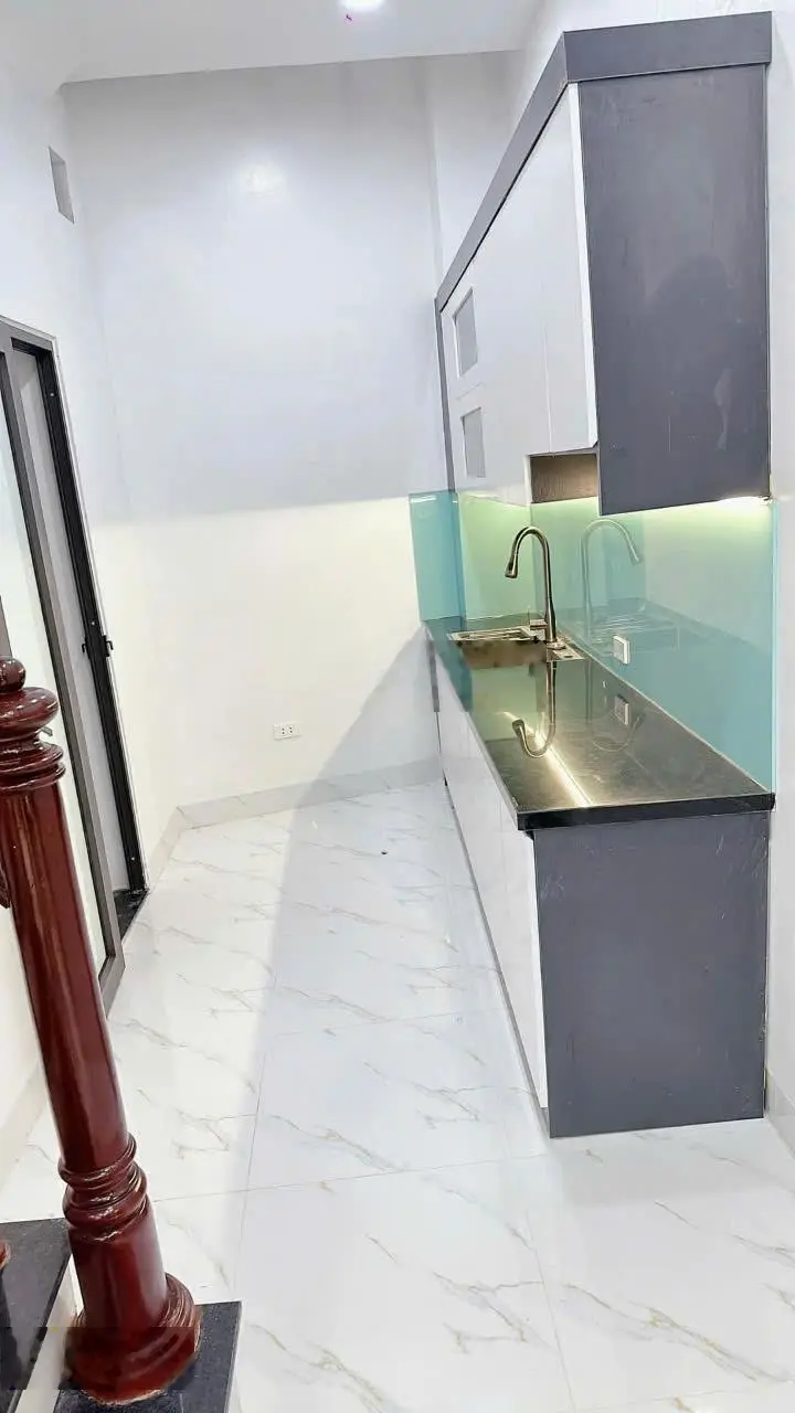 Bán nhà riêng 5 tầng mới tại Thanh Nhàn, 6,4 tỷ, Diện tích 34m2, 3PN, 4WC, chính chủ hàng hiếm
