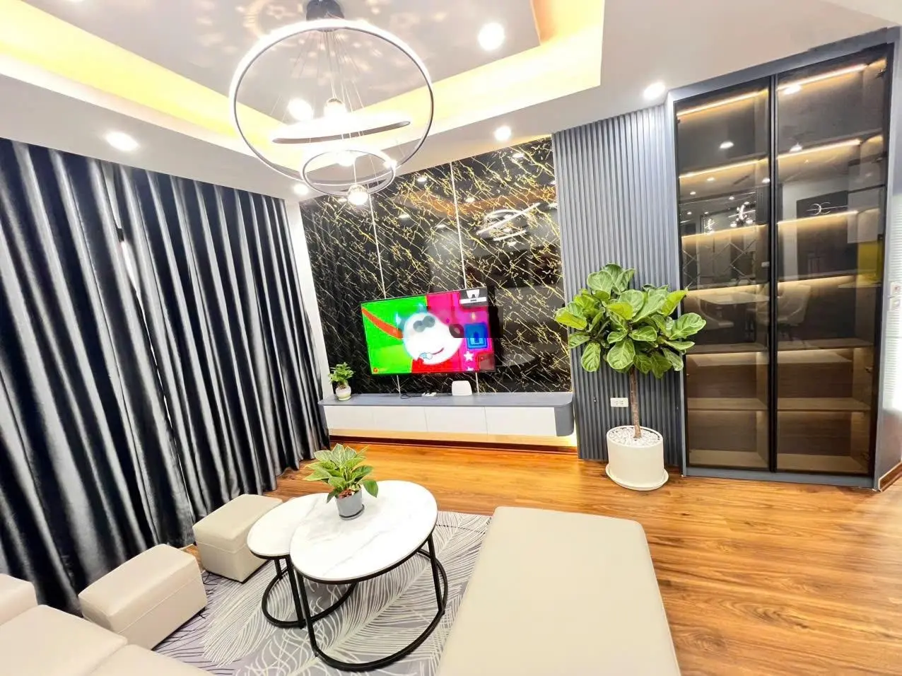 Chính chủ gửi bán gấp căn hoa hậu thiết kế 3 ngủ, tầng trung, căn góc 2 mặt thoáng, hướng siêu mát
