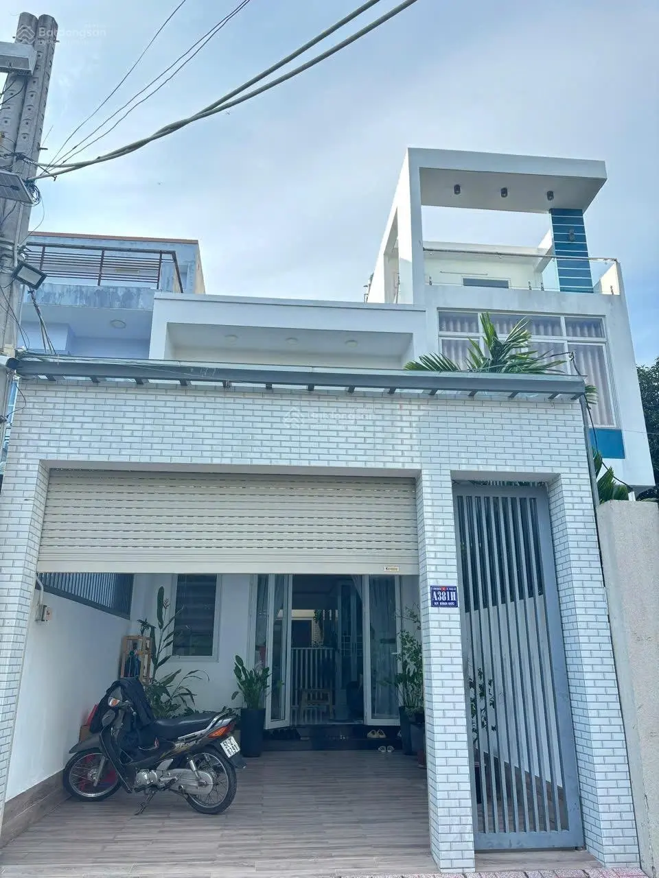 Chị chủ định cư bán gấp nhà 1 trệt 1 lửng mới xây, hoàn công 110m2 (4,5x 25m) nhựa 5m giá 4,6 tỷ