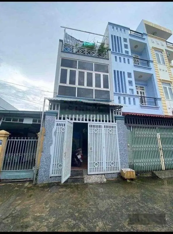 Nhà bán, mặt tiền, 3 tầng, DT: 52m2, 4*13 giá 5,8 tỷ, đường số 30, P. Cát Lái