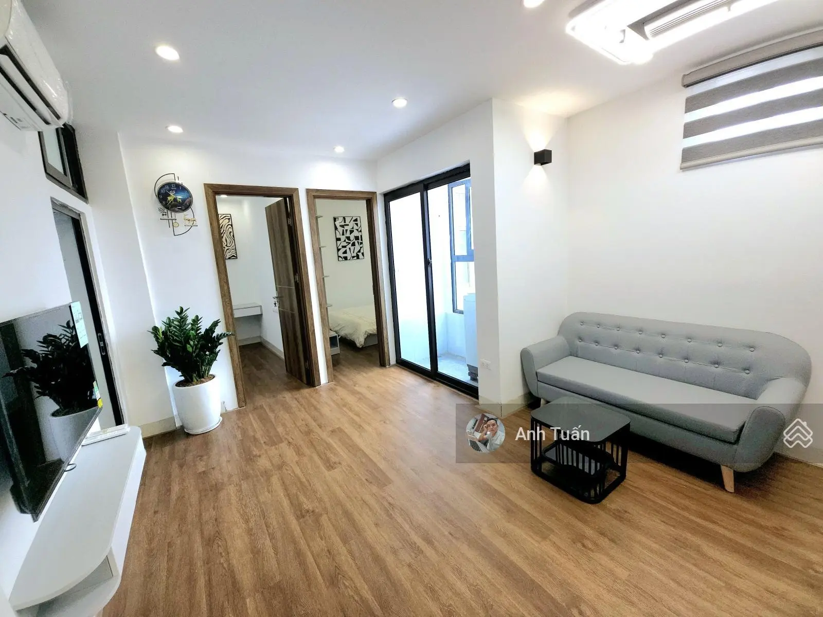 Bán căn hộ 2PN, có sổ, gần ĐH Kinh Tế Quốc Dân, giá 2.1 tỷ