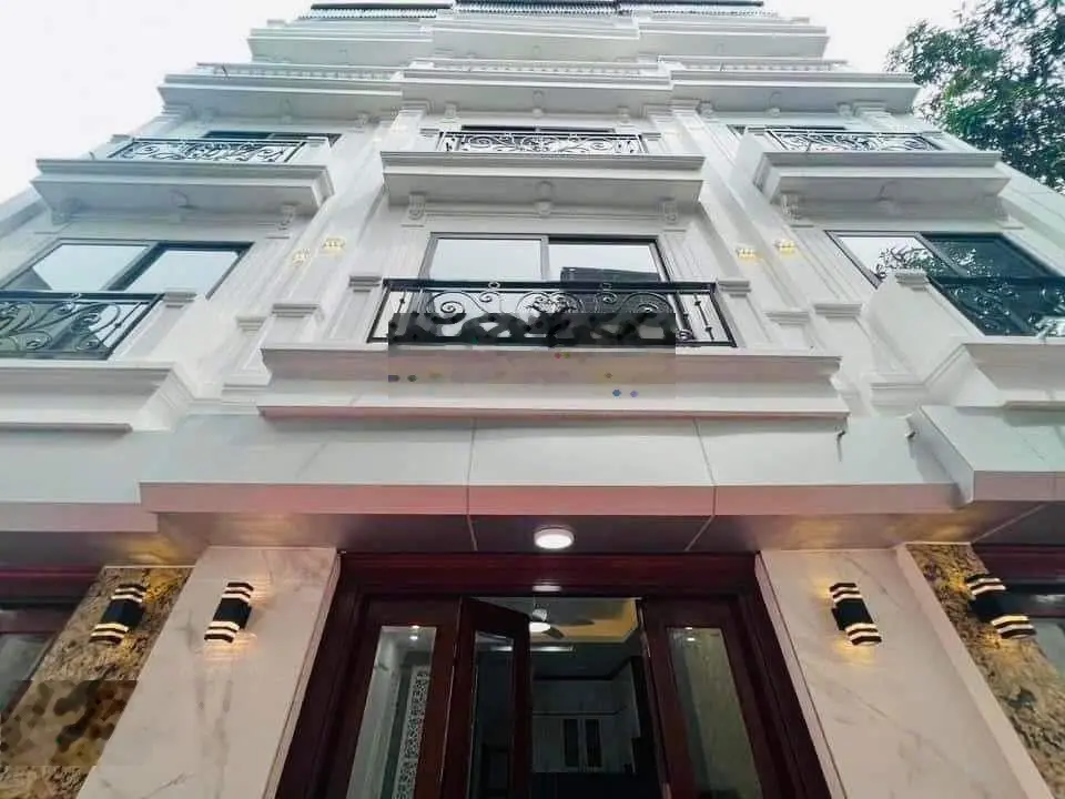 Nhà đẹp giá 7,1 tỷ VND tại Cổ Nhuế, 6 tầng Thang Máy !