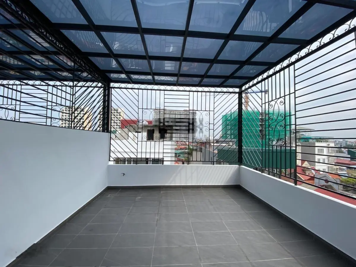 Bán Gấp nhà phân lô Đường 800A cầu giấy víp 50m2 x 8 tầng mặt tiền 4,5m ô tô vào nhà