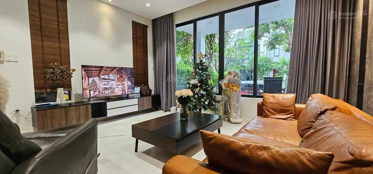 Cần bán nhanh căn Nine South 7x20m 16 tỷ nhà hoàn thiện LH 0989 866 *** Tuyền