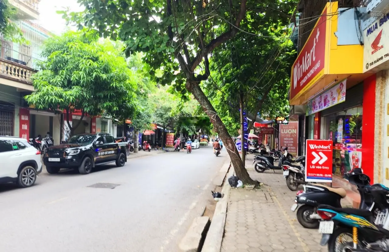 Bán nhà mặt phố 150m2 đường Hàng Thao, TP Nam Định