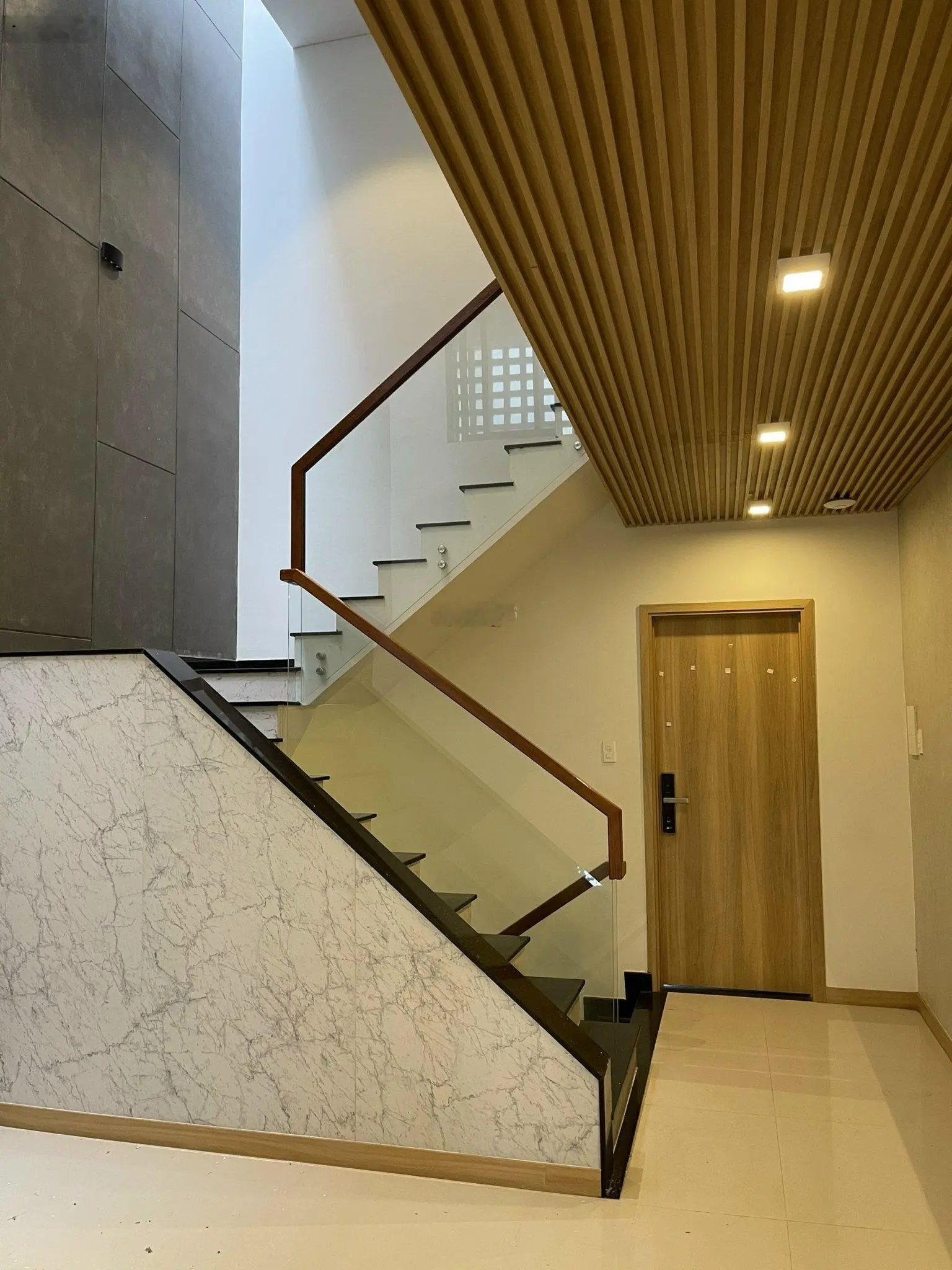 Bán nhà 4 tầng mới 100% MT Lê Văn Hiến gần cầu Tiên Sơn giá rẻ