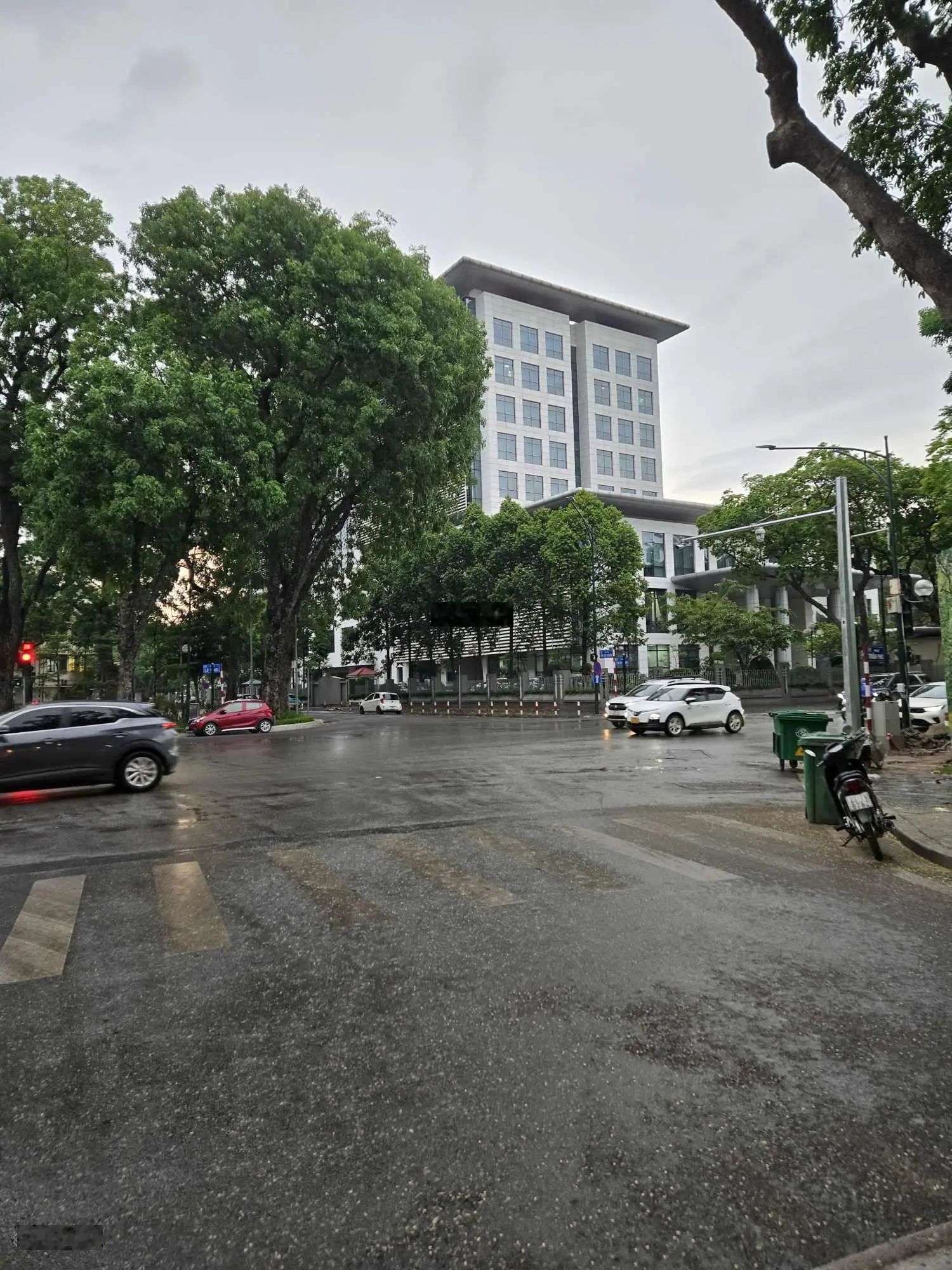 Bán nhà mặt phố Trần Phú, Ba Đình, Hà Nội 68m2 7 tầng thang máy vỉa hè rộng kinh doanh cho thuê hót