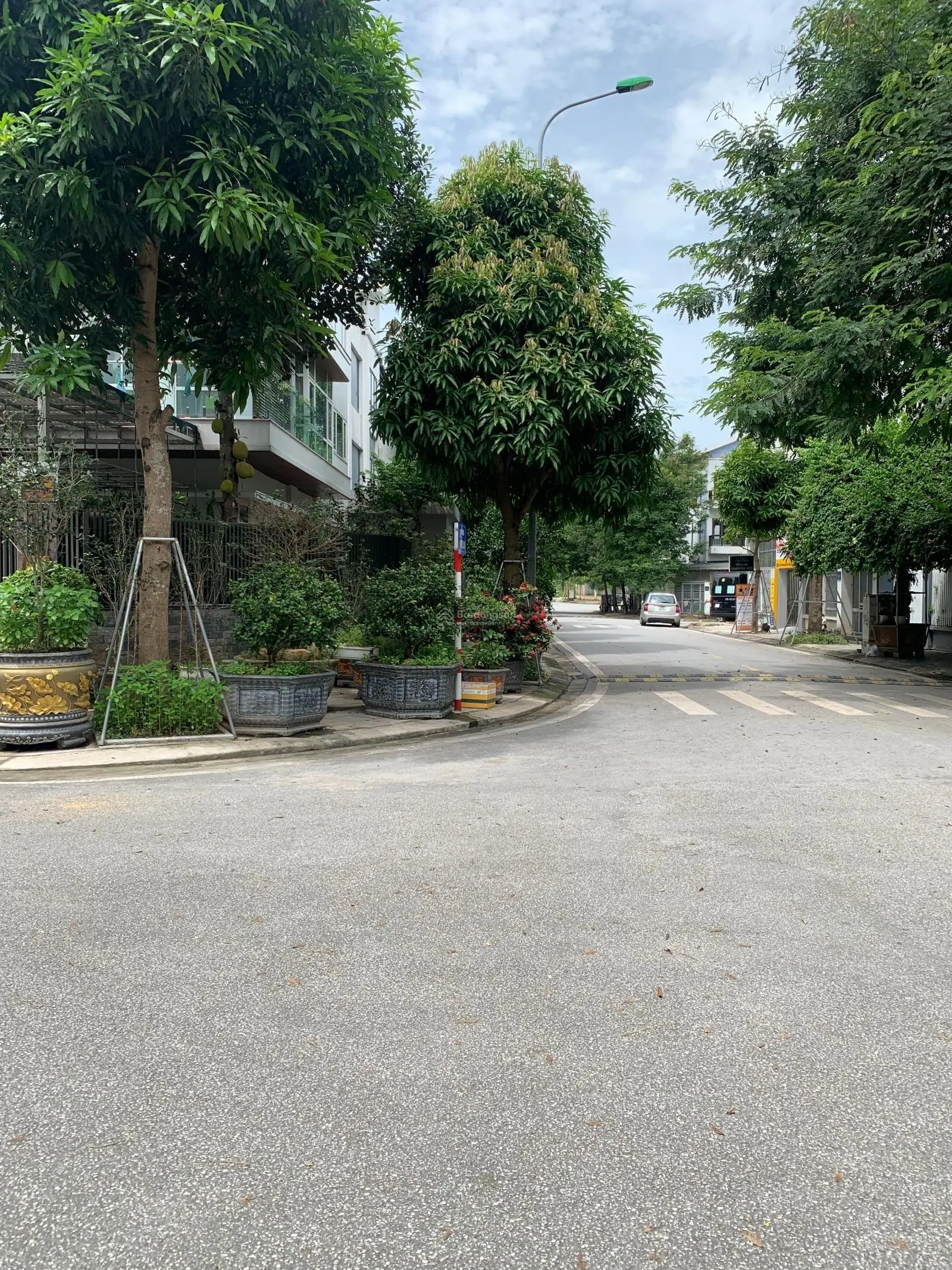 Cần bán nhanh căn liền kề biệt thự lô góc siêu đẹp115- 135-180m2 KĐT Xuân Phương Tasco Foresa villa