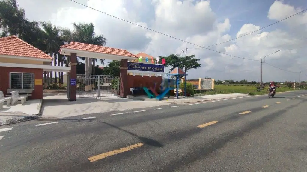 Nền thổ 10 x 29m cách nhựa 90m