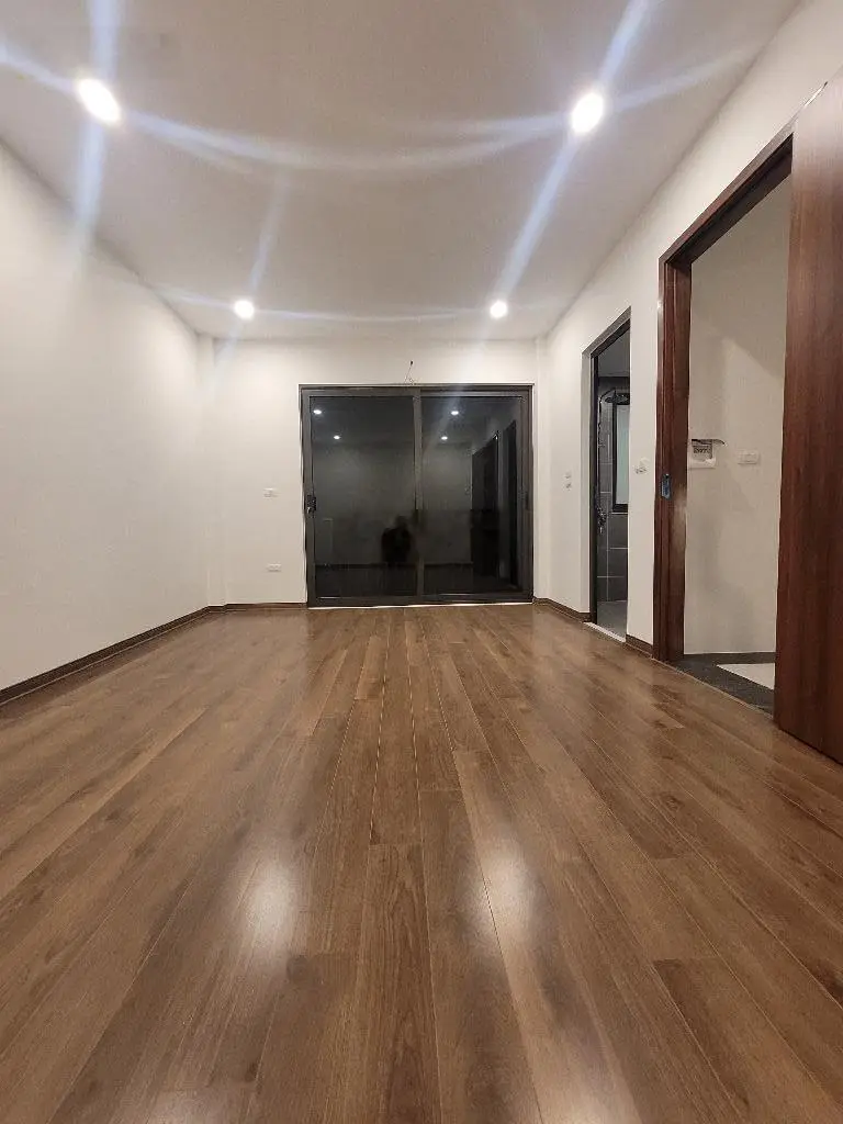 Bán nhà Long Biên-5 phút sang phố-oto đỗ cổng full nội thất-hạ tầng phát triển đồng bộ-ở sướng