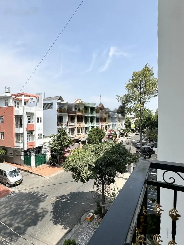 Sau Gigamall, Khu Dân Cư Thành Ủy, Thủ Đức Nhà 4 lầu-4.5x20 90M2240m2 sàn chỉ 8.45 tỷ - Xe hơi 8m
