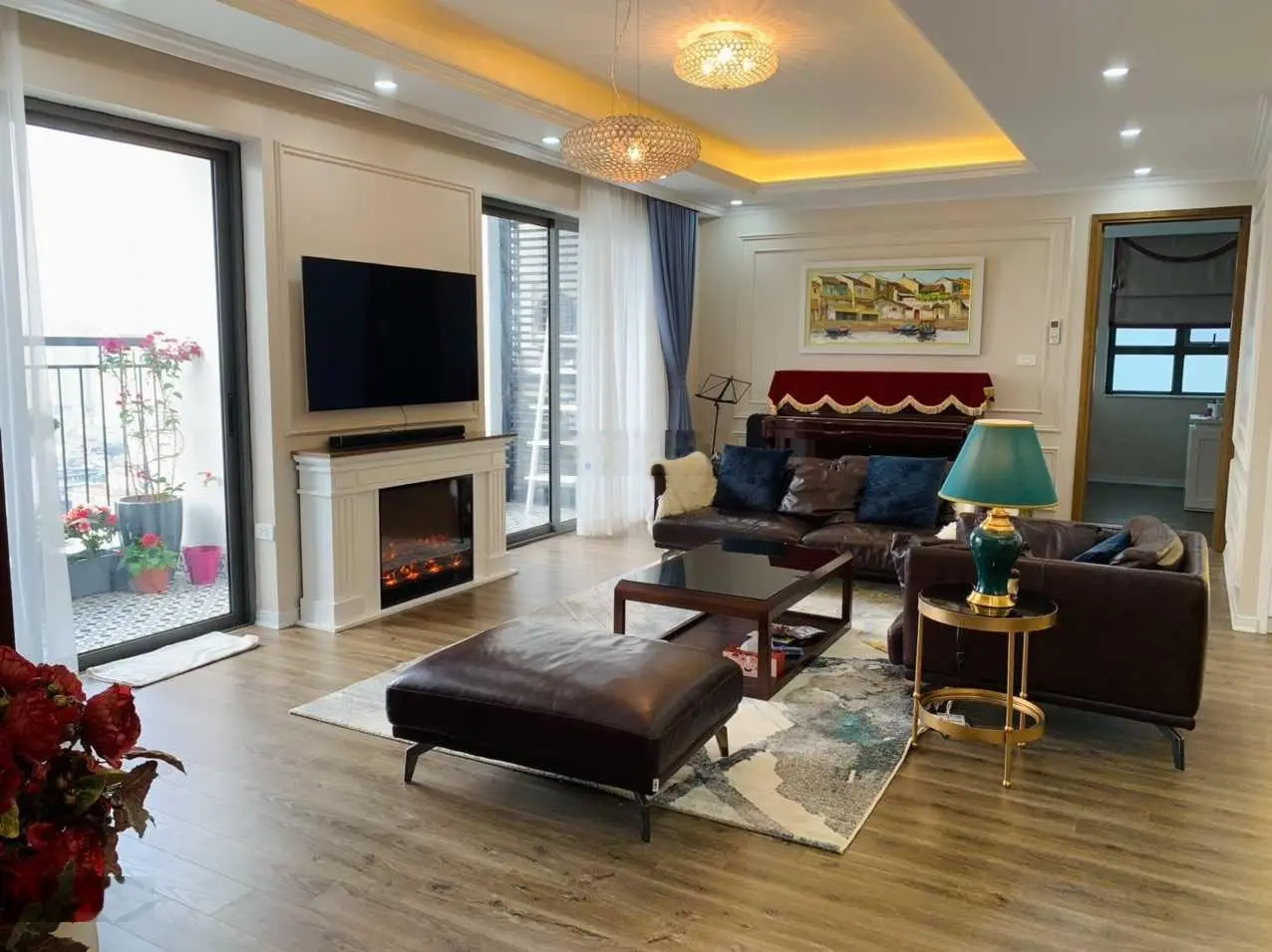 Gia đình bán căn 3 phòng ngủ 140m2 tại Hapulico tòa 21T2, nội thất liền tường cửa Đông Nam, sổ đỏ