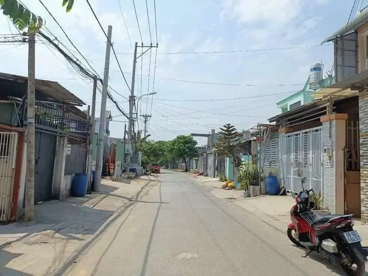 Bán gấp căn nhà rất mới, 1 trệt 1 lầu ở Lý Thường Kiệt, thị trấn Hóc Môn diện tích 78m2 giá 1 tỷ 8