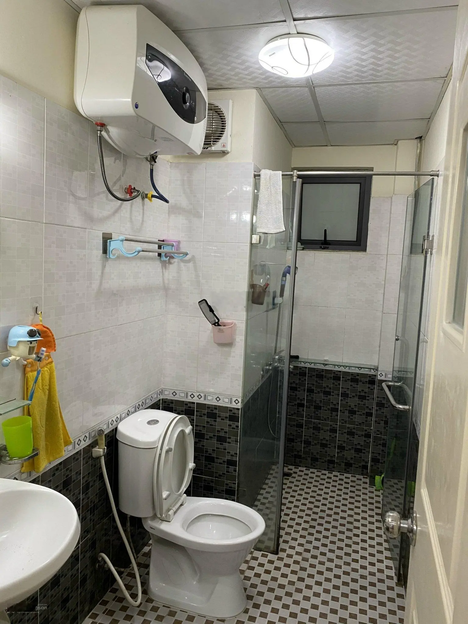 Bán căn hộ 2 phòng ngủ 2 vệ sinh full nội thất