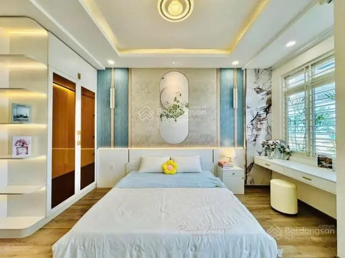 Chú Phát đi định cư cần bán nhà Sư Vạn Hạnh, P10, Q10 gần Bệnh viện Nhi Đồng 1, giá 3tỷ860 DT 90m2