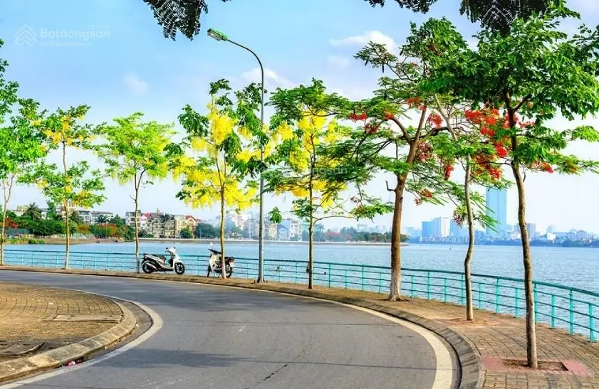 Bán Toà nhà mặt phố Võ Chí Công, Tây Hồ, HN. 270 m2, 9 tầng có hầm, MT 12m, cho thuê 5 tỷ, giá tốt