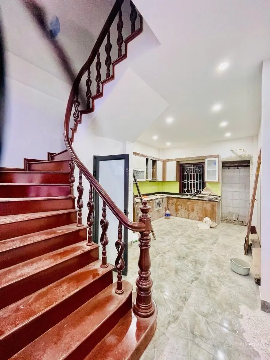 Bán gấp nhà Nguyễn Khánh Toàn 49m2 x 4 tầng dân xây chắc chắn mới tinh ở cực sướng