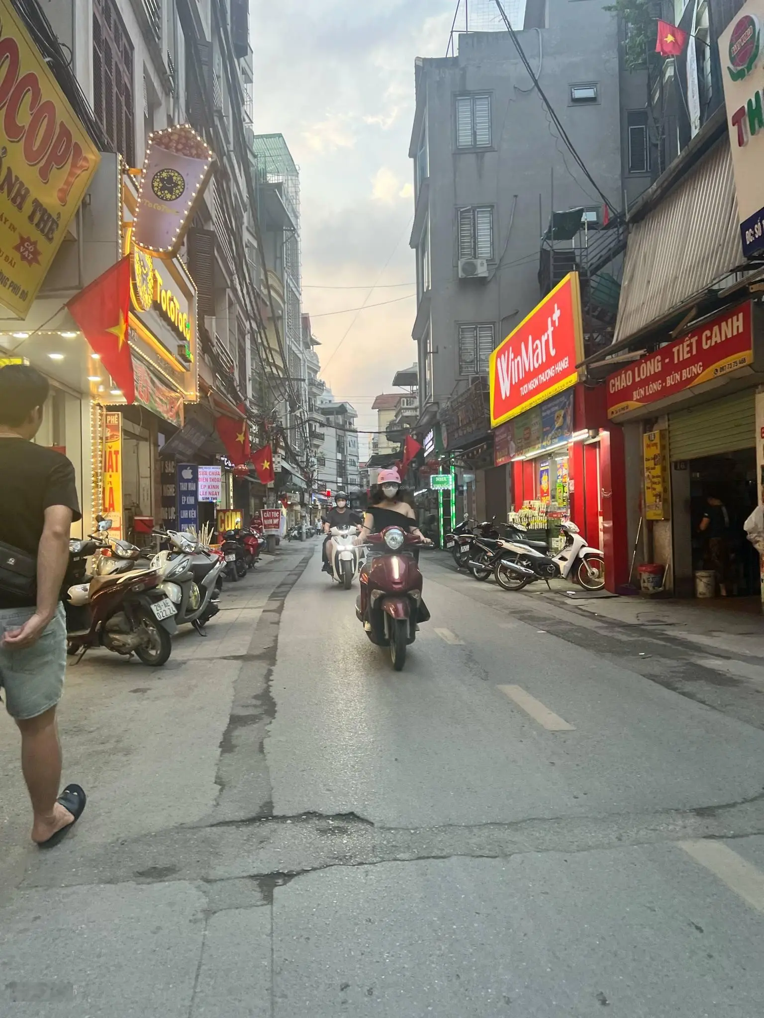 bán nhà phân lô phú đô ngõ to sát phố dt: 42m, nhà: 5t, mt: 3.8m, giá: 8 t
