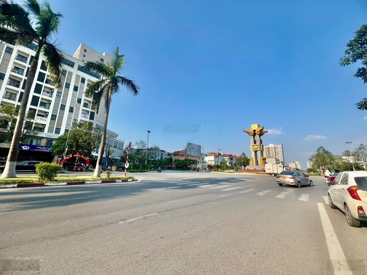 Bán nhà mặt tiền 10m hàng hiếm làn 2 đường lê thái tổ tp Bắc Ninh