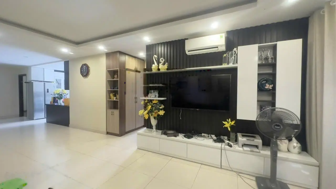 Chính chủ cần bán gấp căn 3 ngủ, FLC Complex Phạm Hùng, DT 131m2, giá 5,36tỷ, sẵn sổ đỏ full NT