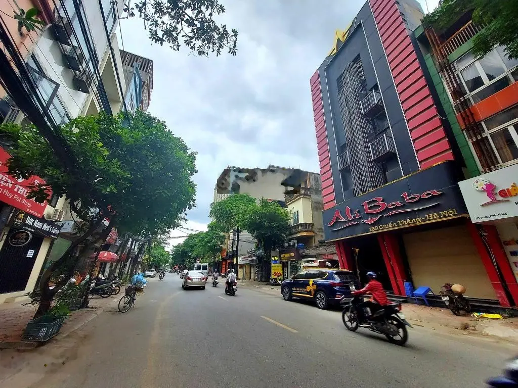 Bán nhà riêng phường Văn Quán 50m2, 4t, ô tô đỗ cửa, kv công chức ở. Giá hơn 8 tỷ