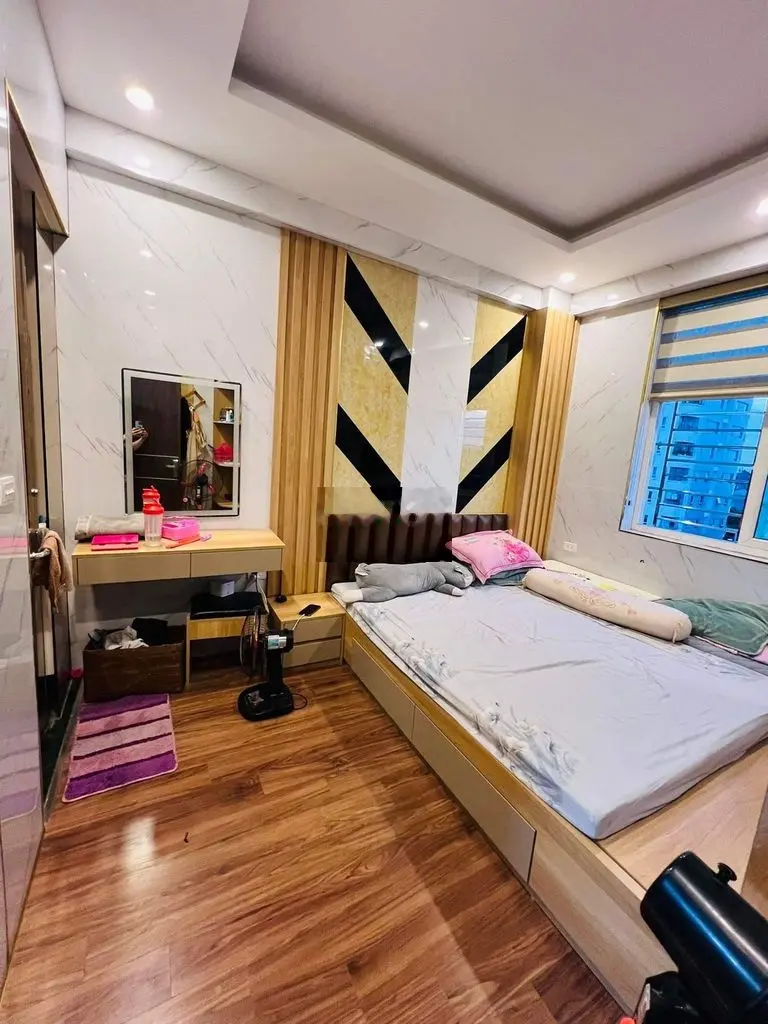 Chính chủ nhờ bán căn chung cư tầng trung. Hướng mát. Giá 1.94 tỷ