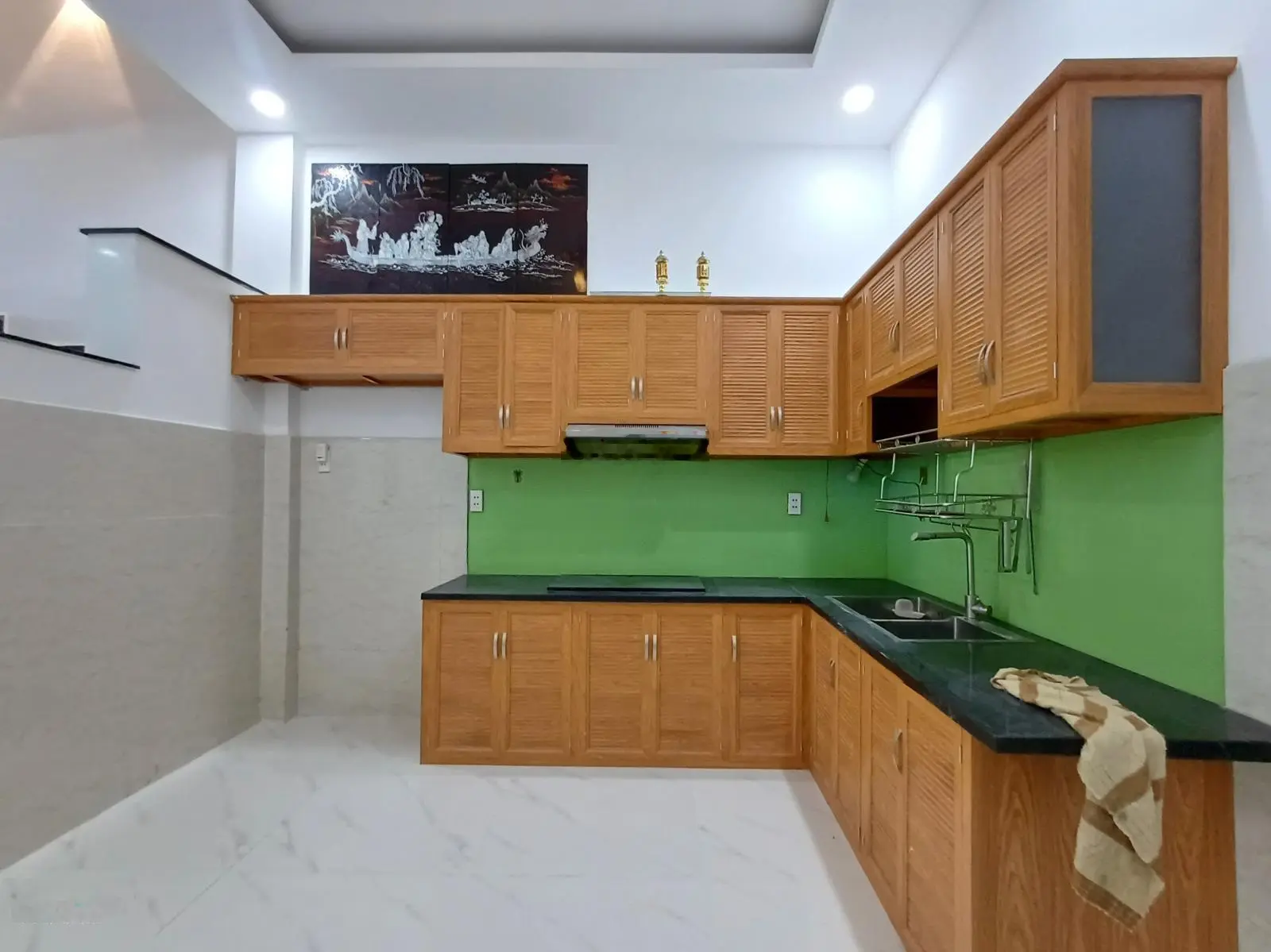 Nhà sân xe hơi 4m*17m - Tô Ngọc Vân - Ngã Tư Ga 2km - Phường Thạnh Xuân - Q12 - HCM