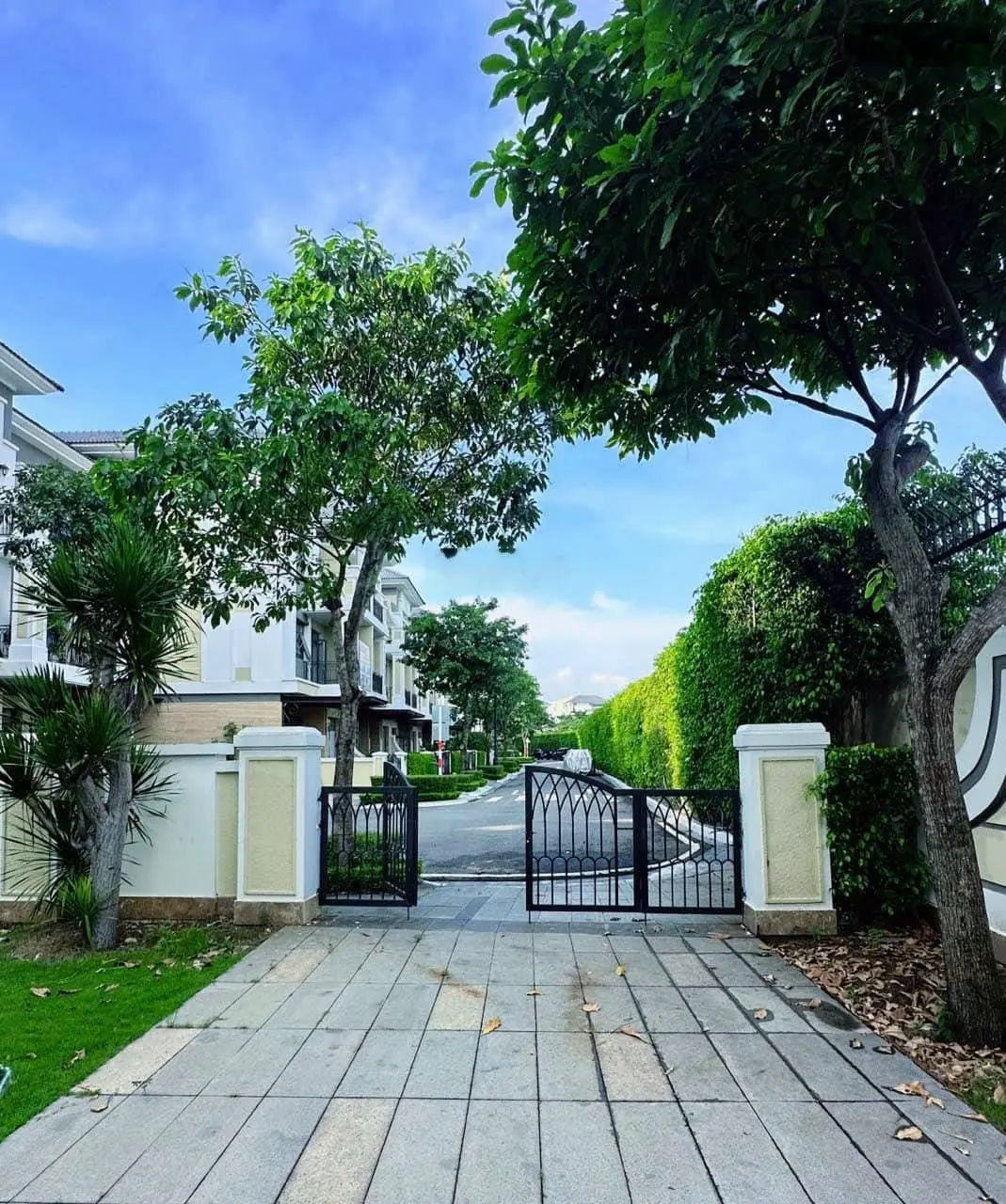 Biệt thự Verosa Park Quận 9 - 65 tỷ giảm còn 57 tỷ - Giao dịch nhanh sổ hồng công chứng ngay