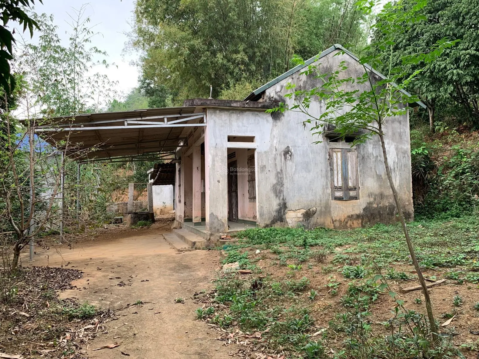 Bán 3200m2 thổ cư 400m2 view cực đẹp tại Kỳ Sơn, TP Hoà Bình cách đường 6 chỉ 800m